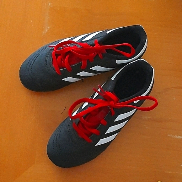 adidas Other - Adidas boys soccer shoes